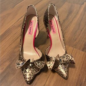 Betsey Johnson Leopard Print Pointed-Toe Pumps with Bow Accent